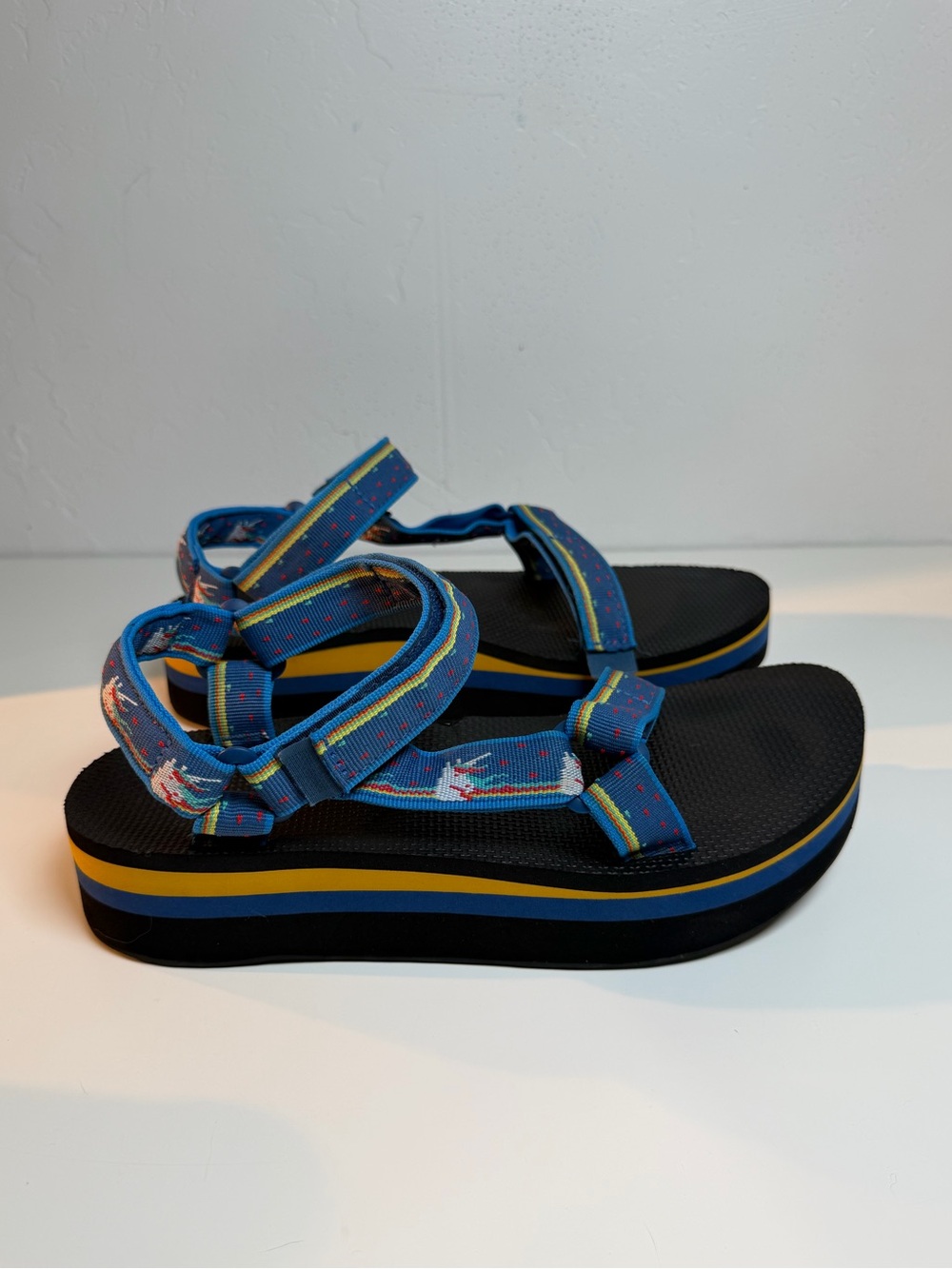 Women's 10 M Teva Flatform Universal Unicorn Blue Sandals Adjsustable Platform